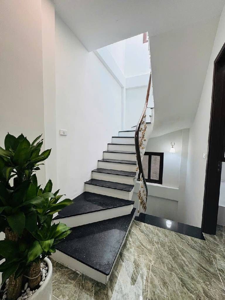 Bán nhà Đê Trần Khát Chân - diện tích 29,6m2 4 tầng - Nhà đẹp ở ngay - giá 7,5 tỷ