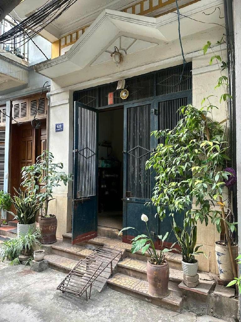 Bán nhà Pháo Đài Láng - diện tích 34m2 5 tầng - ô tô đỗ cửa - giá 11,9 tỷ