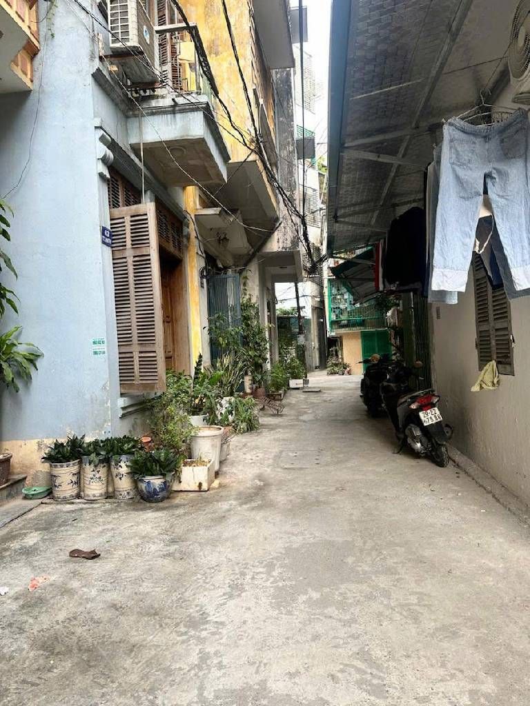 Bán nhà Pháo Đài Láng - diện tích 34m2 5 tầng - ô tô đỗ cửa - giá 11,9 tỷ