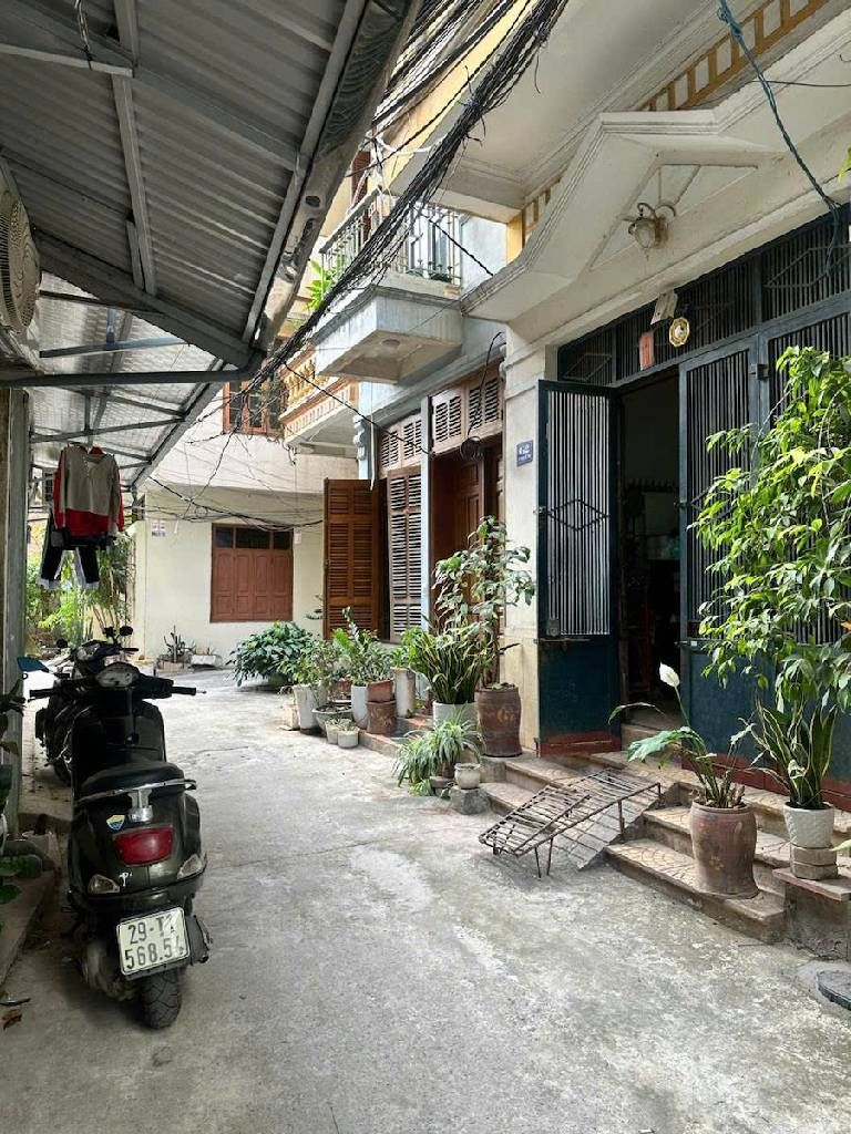 Bán nhà Pháo Đài Láng - diện tích 34m2 5 tầng - ô tô đỗ cửa - giá 11,9 tỷ