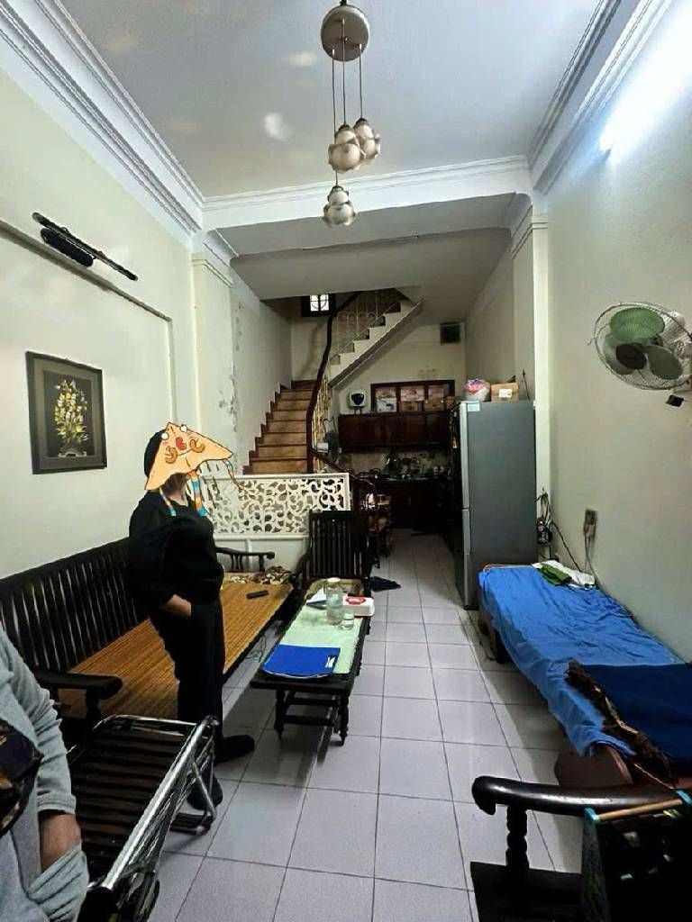 Bán nhà Pháo Đài Láng - diện tích 34m2 5 tầng - ô tô đỗ cửa - giá 11,9 tỷ