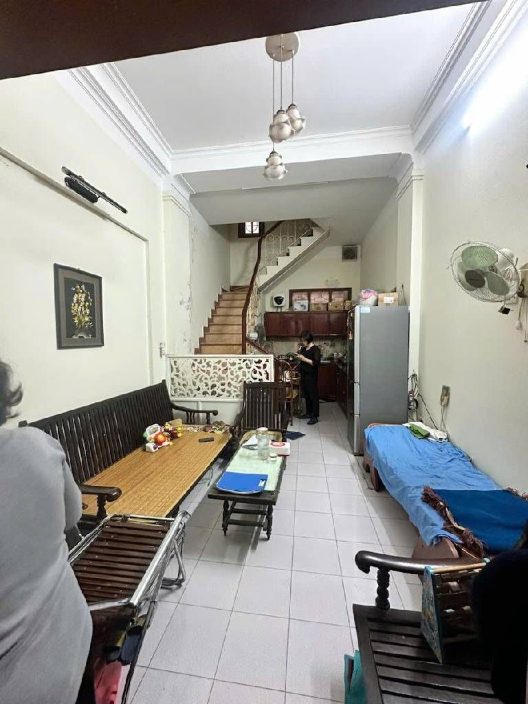 Bán nhà Pháo Đài Láng - diện tích 34m2 5 tầng - ô tô đỗ cửa - giá 11,9 tỷ