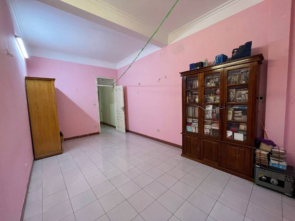 Bán nhà Pháo Đài Láng - diện tích 34m2 5 tầng - ô tô đỗ cửa - giá 11,9 tỷ