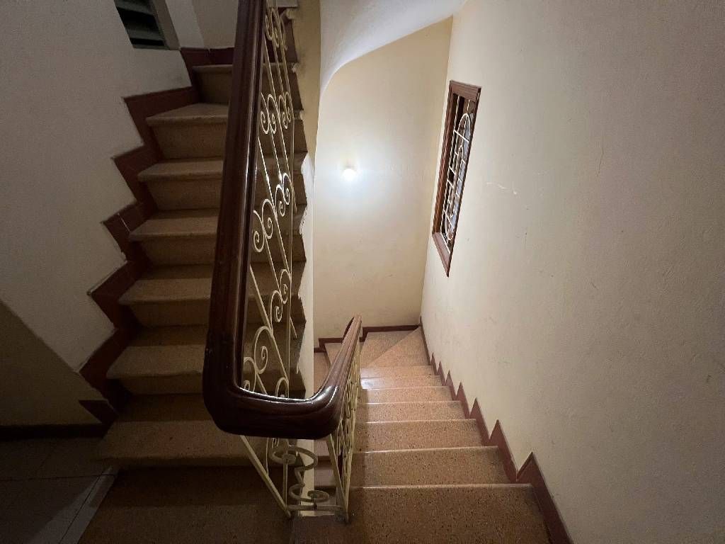 Bán nhà Pháo Đài Láng - diện tích 34m2 5 tầng - ô tô đỗ cửa - giá 11,9 tỷ