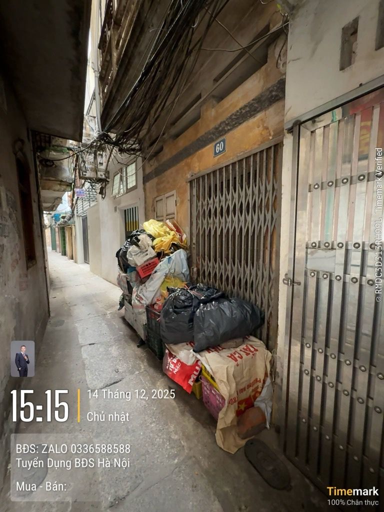 Bán nhà Ao Dài - diện tích 42m2 2 tầng - Mặt ngõ thông - giá 9,4 tỷ