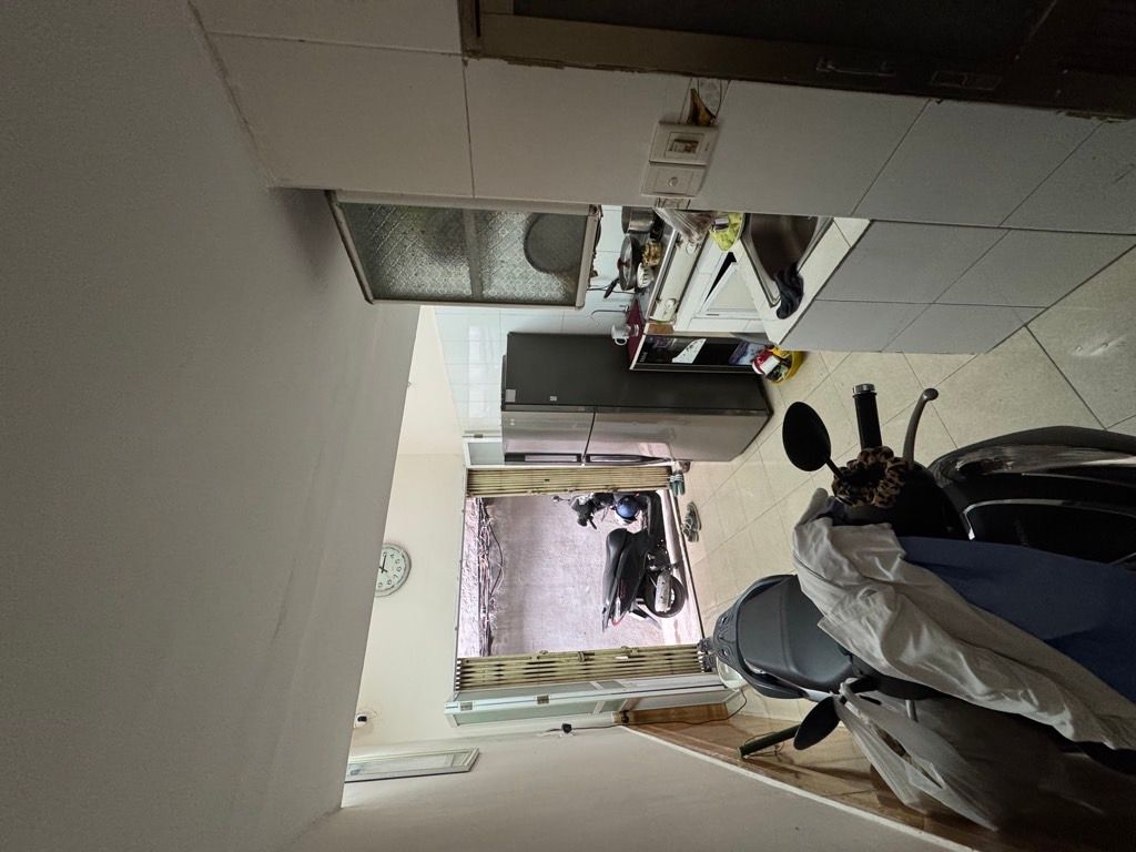 Bán nhà Ngõ chợ khâm thiên - diện tích 30,4m2 3 tầng - Sổ đỏ chính chủ - giá 4,8 tỷ