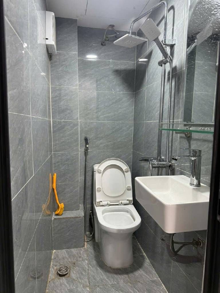 Bán nhà Văn Chương - diện tích 17,8m2 3 tầng - Căn hộ tập thể mới tinh đẹp xinh - giá 2,68 tỷ