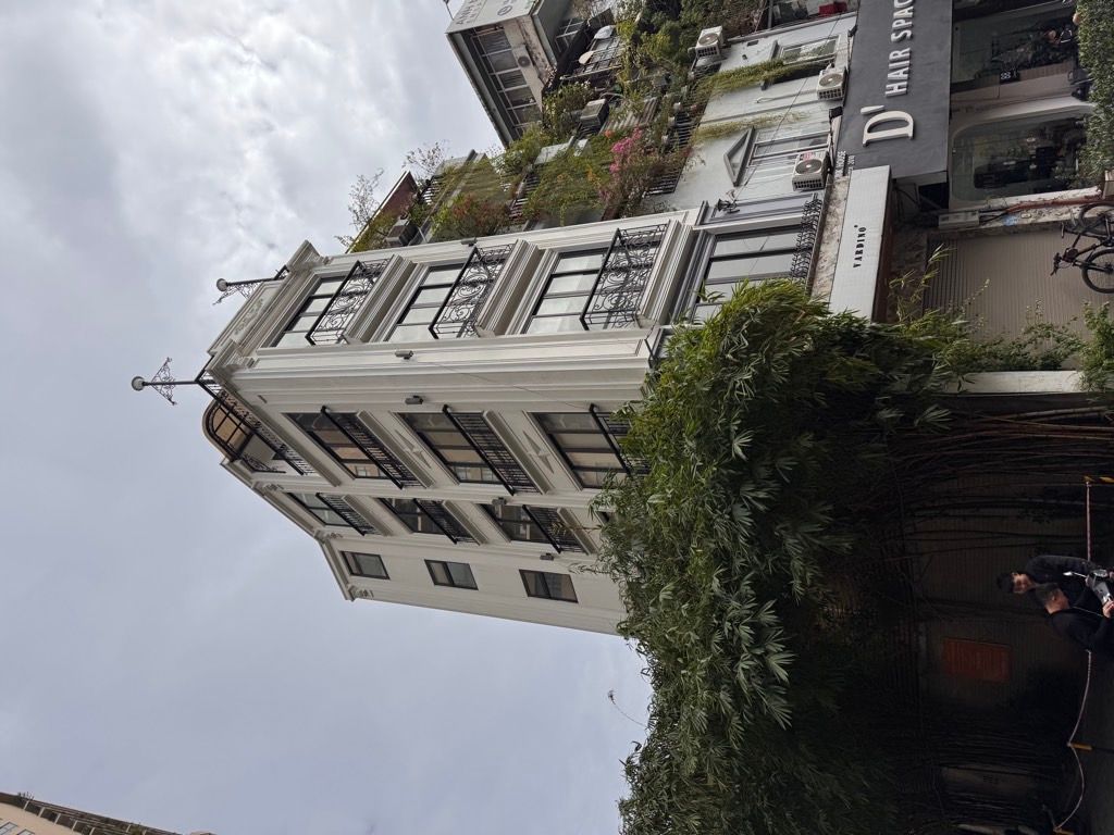 Bán nhà Láng Hạ - diện tích 32m2 6 tầng - Lô góc - giá 20 tỷ