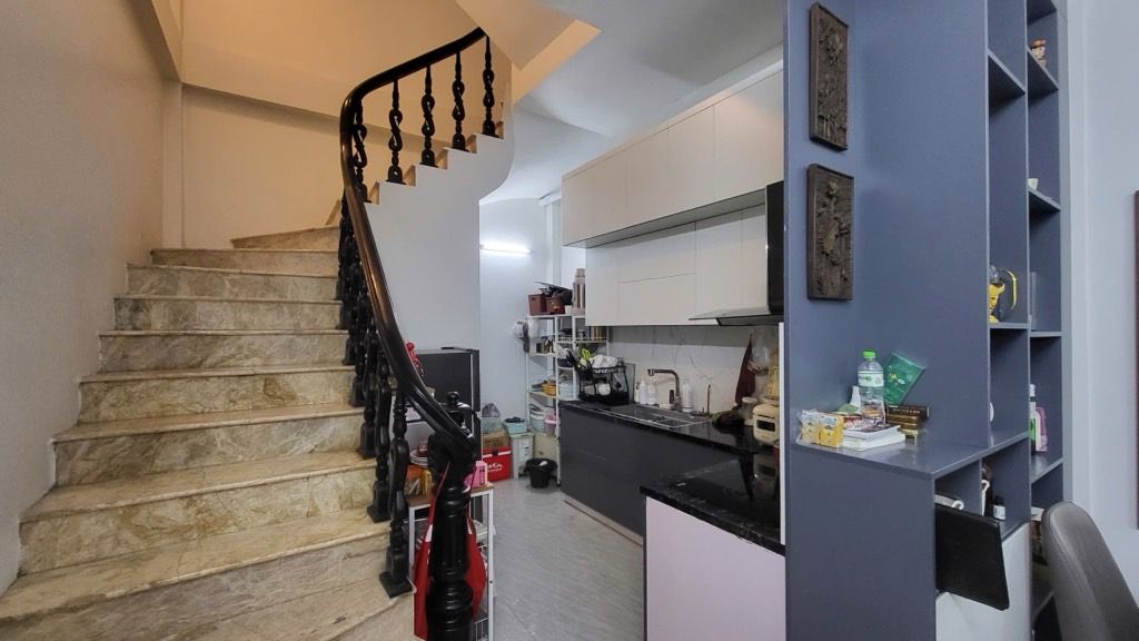 Bán nhà Khương Trung - diện tích 38.5m2 6 tầng - Ô tô đỗ cửa - giá 12,6 tỷ