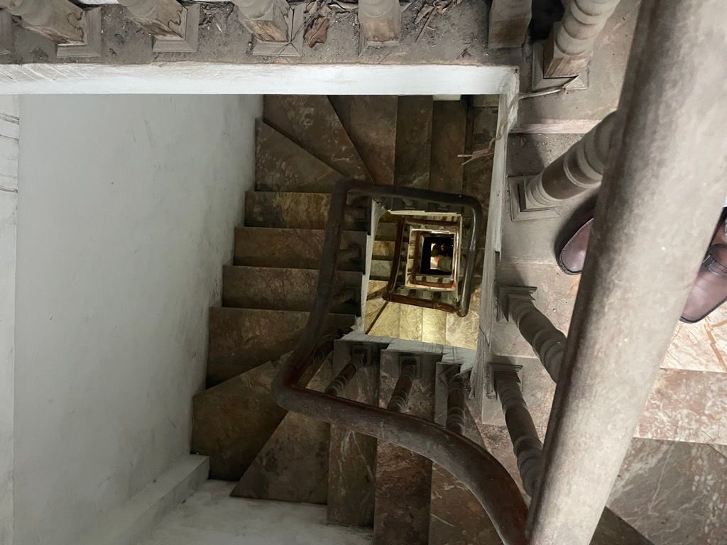 Bán nhà Kim Ngưu - diện tích 25m2 7 tầng - Mặt phố - giá 7 tỷ