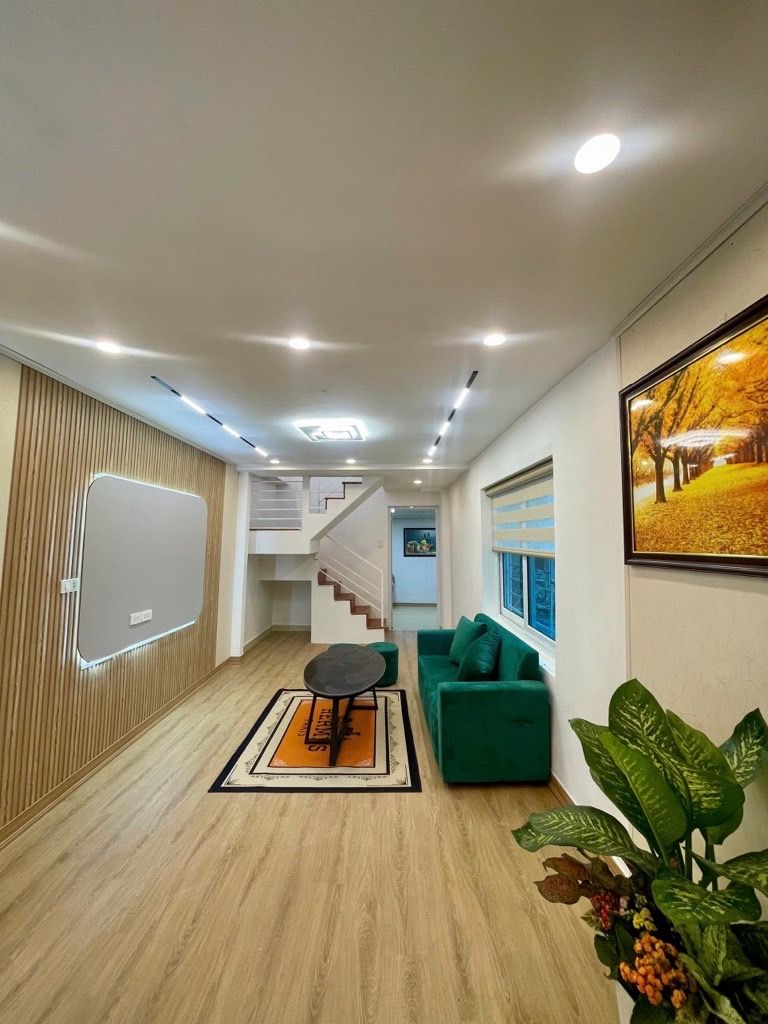 Bán Nhà Tập Thể Bùi Ngọc Dương: Thiết Kế 3 Tầng (2-3-4) Như Nhà Riêng – Ô Tô Cách 15m – Giá 4.55 Tỷ –