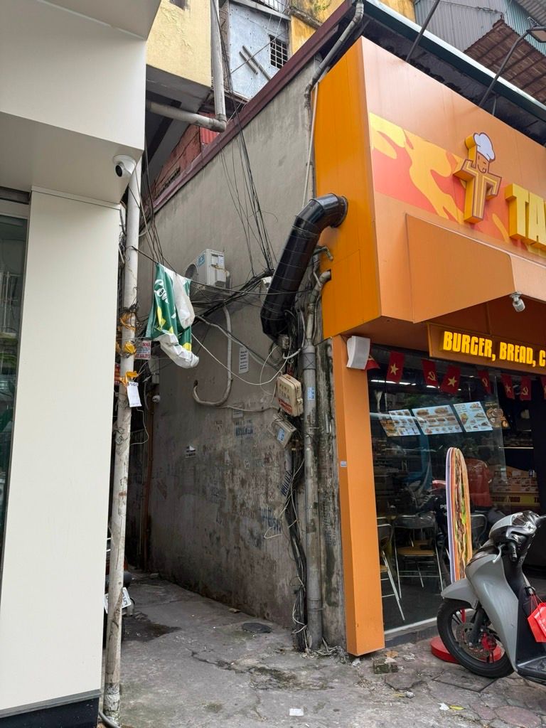 Bán nhà Thái Thịnh - diện tích 39.5m2 3 tầng - Mặt ngõ thông, vị trí siêu đẹp - giá 10 tỷ