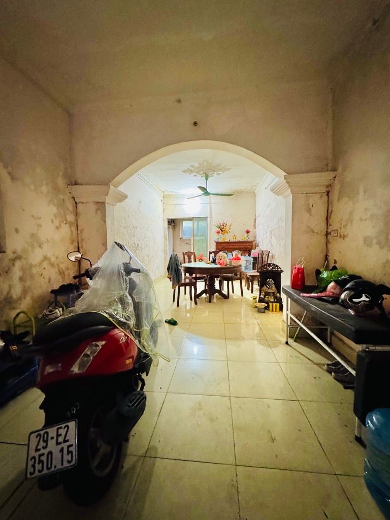 Bán nhà Thái Thịnh - diện tích 39.5m2 3 tầng - Mặt ngõ thông, vị trí siêu đẹp - giá 10 tỷ