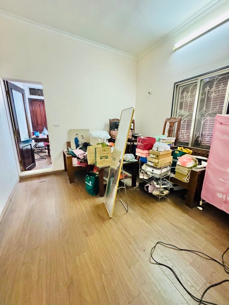 Bán nhà Thái Thịnh - diện tích 39.5m2 3 tầng - Mặt ngõ thông, vị trí siêu đẹp - giá 10 tỷ