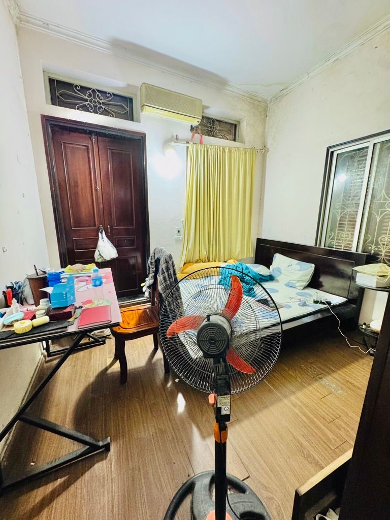 Bán nhà Thái Thịnh - diện tích 39.5m2 3 tầng - Mặt ngõ thông, vị trí siêu đẹp - giá 10 tỷ