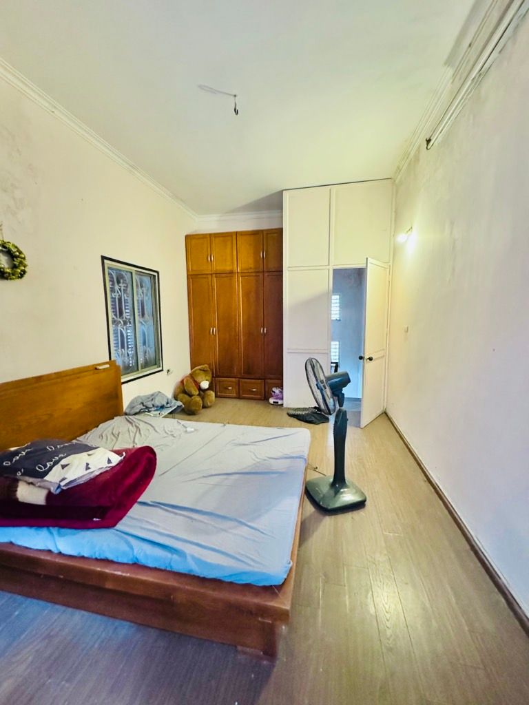 Bán nhà Thái Thịnh - diện tích 39.5m2 3 tầng - Mặt ngõ thông, vị trí siêu đẹp - giá 10 tỷ