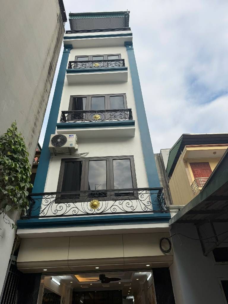 Bán nhà Tam Trinh - diện tích 51m2 5 tầng - Thang Máy - giá 12,9 tỷ