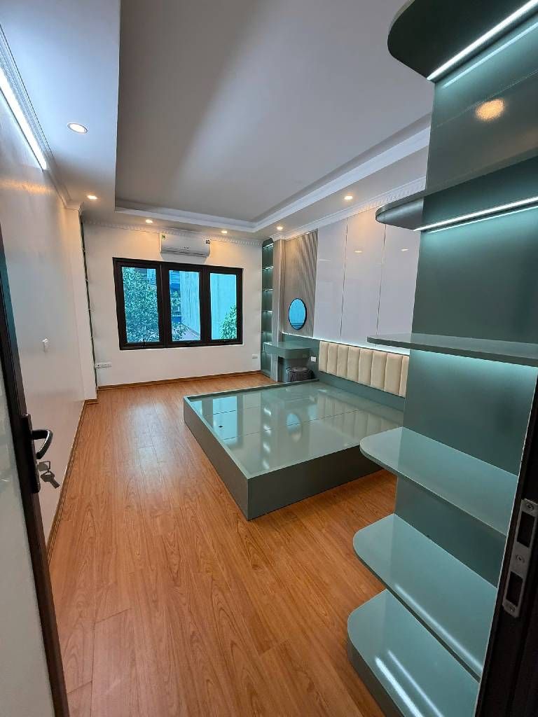 Bán nhà Tam Trinh - diện tích 51m2 5 tầng - Thang Máy - giá 12,9 tỷ