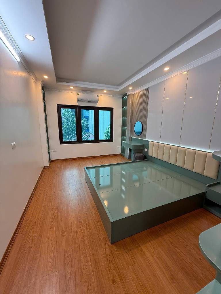 Bán nhà Tam Trinh - diện tích 51m2 5 tầng - Thang Máy - giá 12,9 tỷ