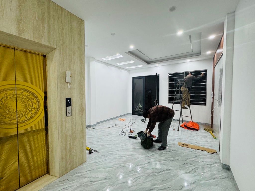 Bán nhà Minh Khai - diện tích 50m2 5 tầng - Thang máy - giá 13,5 tỷ