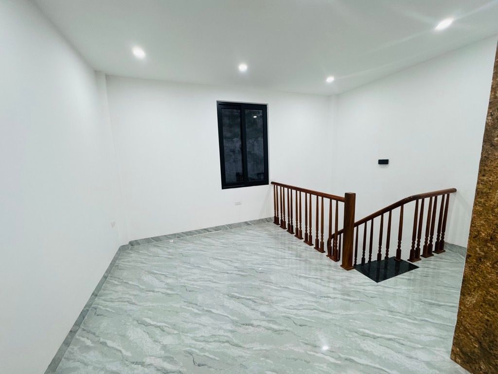 Bán nhà Minh Khai - diện tích 50m2 5 tầng - Thang máy - giá 13,5 tỷ