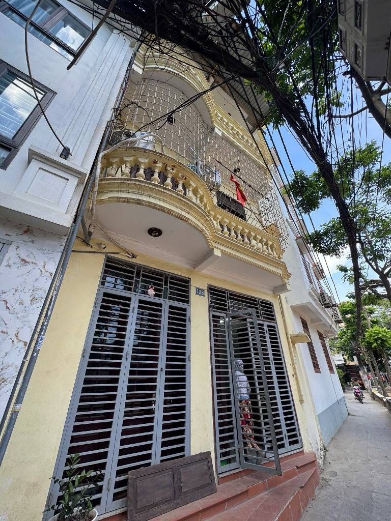 Bán nhà Ngõ Trại Cá - diện tích 48m2 4 tầng - Nhà dân xây chắc chắn - giá 10 tỷ