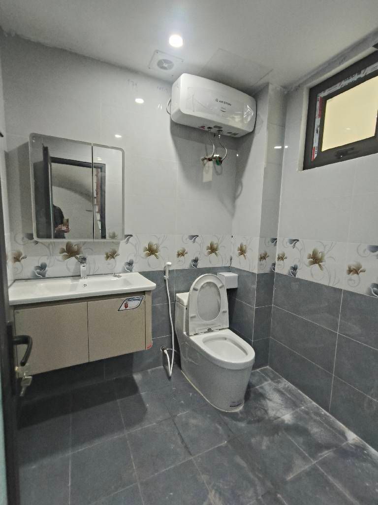 Bán nhà Ngõ Quỳnh - diện tích 32m2 5 tầng - Ô tô tránh đỗ cửa - giá 8,6 tỷ