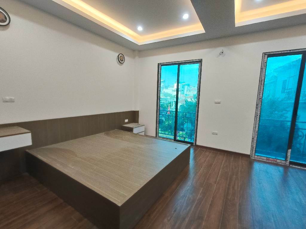 Bán nhà Ngõ Quỳnh - diện tích 32m2 5 tầng - Ô tô tránh đỗ cửa - giá 8,6 tỷ