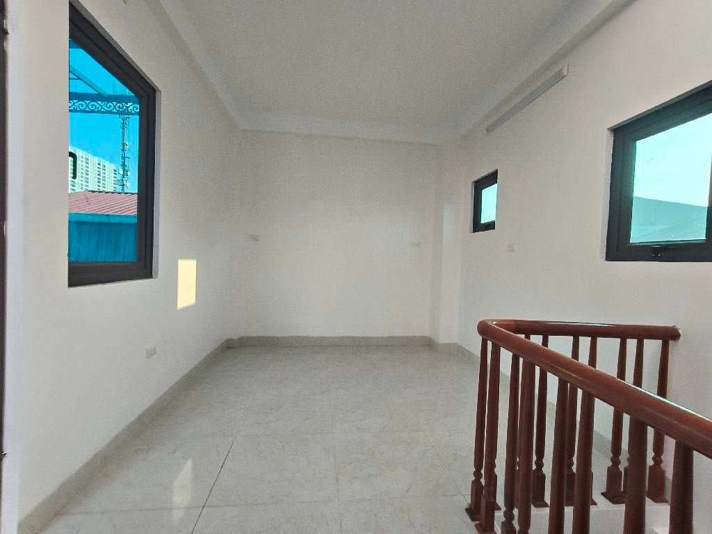 Bán nhà Ngõ Quỳnh - diện tích 32m2 5 tầng - Ô tô tránh đỗ cửa - giá 8,6 tỷ