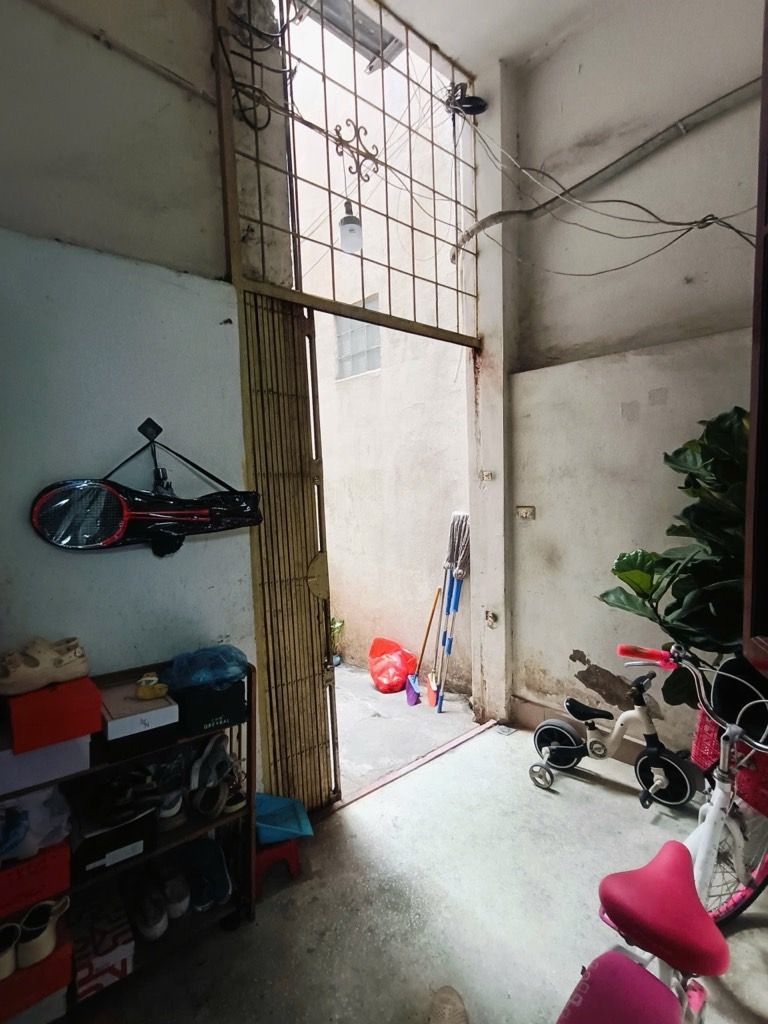 Bán nhà Hoàng Văn Thái - diện tích 42m2 3 tầng - Ô TÔ ĐỖ CỔNG - giá 11,8 tỷ