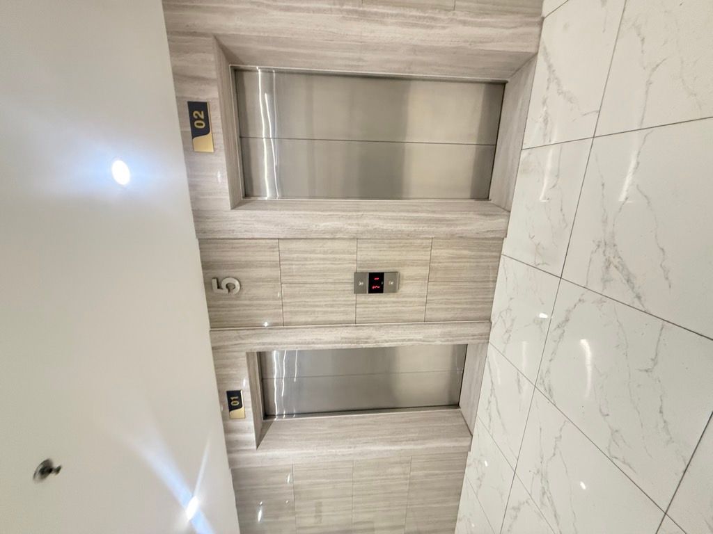 Bán nhà Minh Khai - diện tích 97.3m2 1 tầng - Lô góc - giá 11,9 tỷ