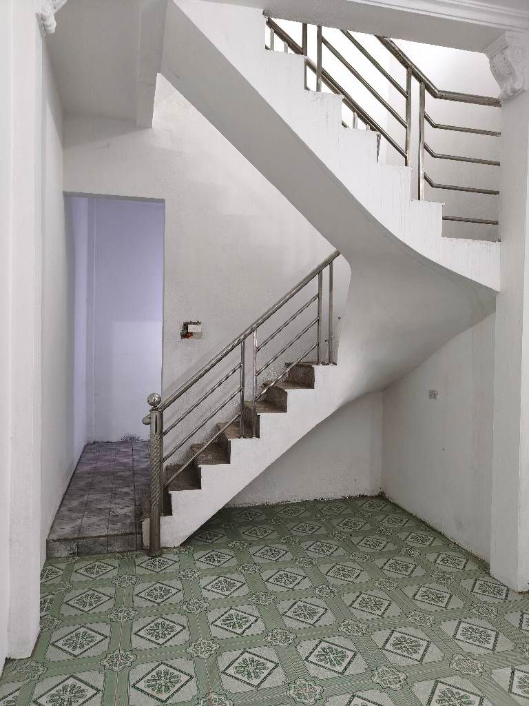 Bán nhà Thúy Lĩnh - diện tích 35.2m2 3 tầng - nhà 3 tầng căn góc mặt ngách ô tô lùi cửa - giá 5,3 tỷ