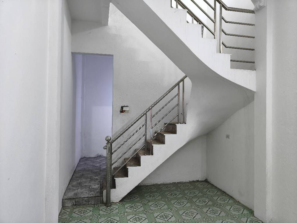 Bán nhà Thúy Lĩnh - diện tích 35.2m2 3 tầng - nhà 3 tầng căn góc mặt ngách ô tô lùi cửa - giá 5,3 tỷ