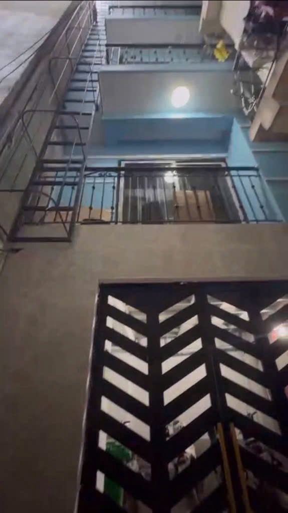 Bán nhà Pháo Đài Láng - diện tích 46m2 7 tầng - Thang máy - giá 13,9 tỷ