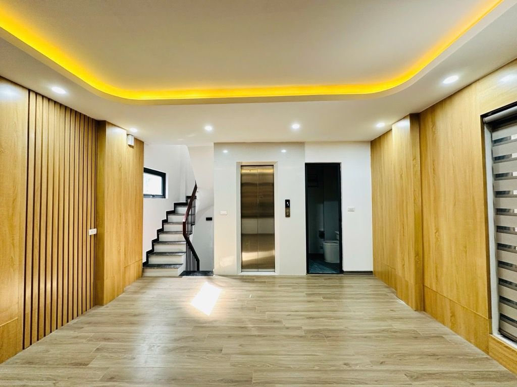 Bán nhà Vũ Thạnh - diện tích 32m2 7 tầng - Nhà đẹp 7 tầng thang máy - giá 12,2 tỷ