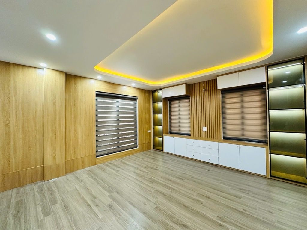 Bán nhà Vũ Thạnh - diện tích 32m2 7 tầng - Nhà đẹp 7 tầng thang máy - giá 12,2 tỷ