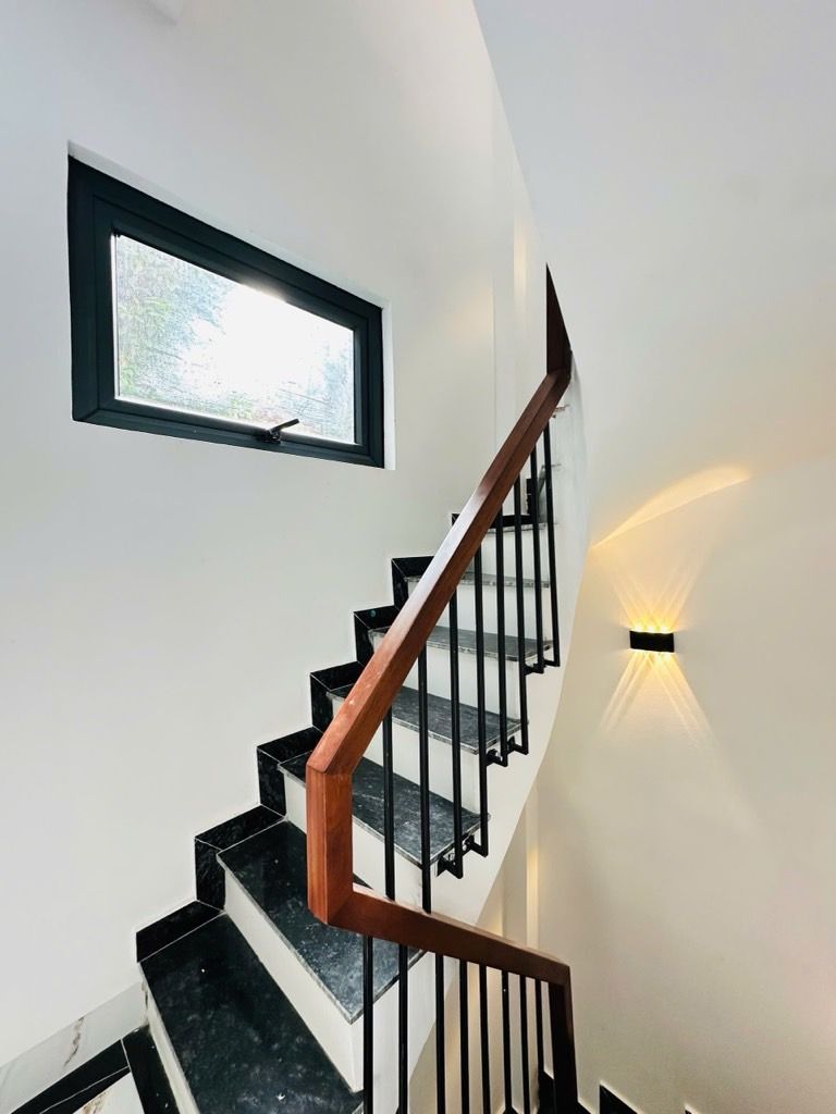 Bán nhà Vũ Thạnh - diện tích 32m2 7 tầng - Nhà đẹp 7 tầng thang máy - giá 12,2 tỷ