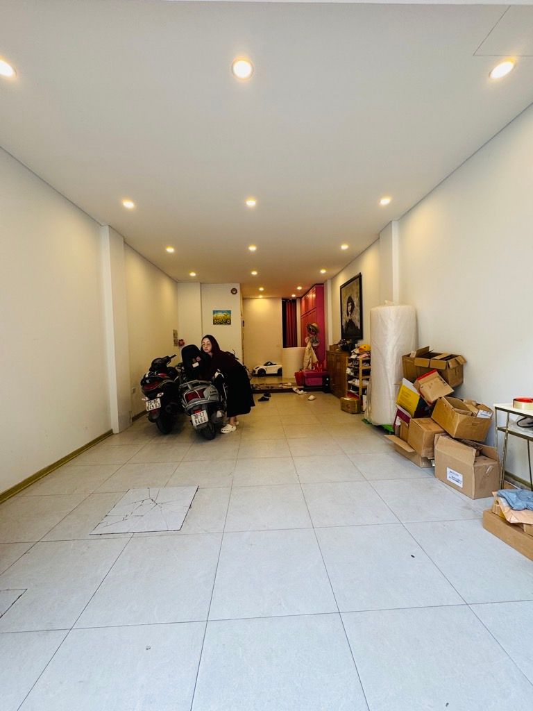 Bán nhà Vĩnh Tuy - diện tích 55m2 7 tầng - 2 ô tô tránh - giá 19,4 tỷ