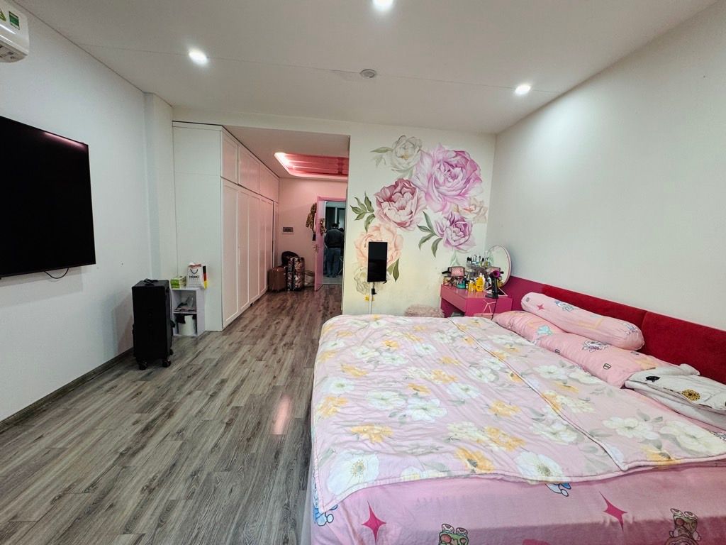 Bán nhà Vĩnh Tuy - diện tích 55m2 7 tầng - 2 ô tô tránh - giá 19,4 tỷ