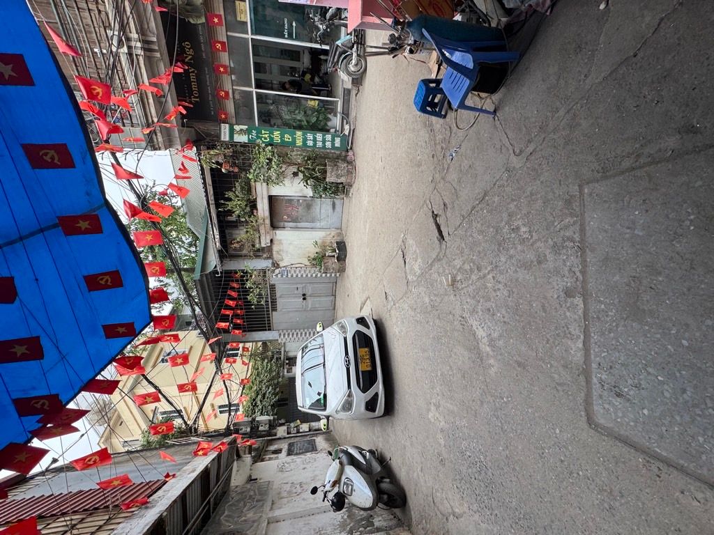 Bán nhà Tân Mai - diện tích 58m2 2 tầng - ô tô đỗ gần nhà - giá 4,8 tỷ