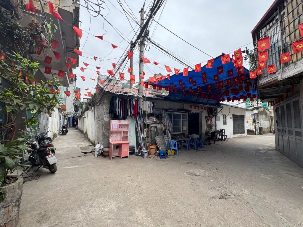 Bán nhà Tân Mai - diện tích 55m2 2 tầng - ô tô đỗ trong nhà - giá 5,8 tỷ