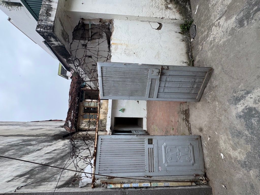 Bán nhà Tân Mai - diện tích 55m2 2 tầng - ô tô đỗ trong nhà - giá 5,8 tỷ