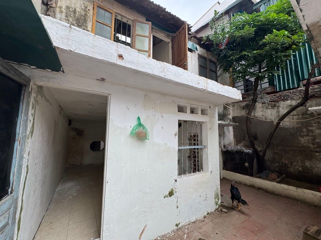 Bán nhà Tân Mai - diện tích 55m2 2 tầng - ô tô đỗ trong nhà - giá 5,8 tỷ