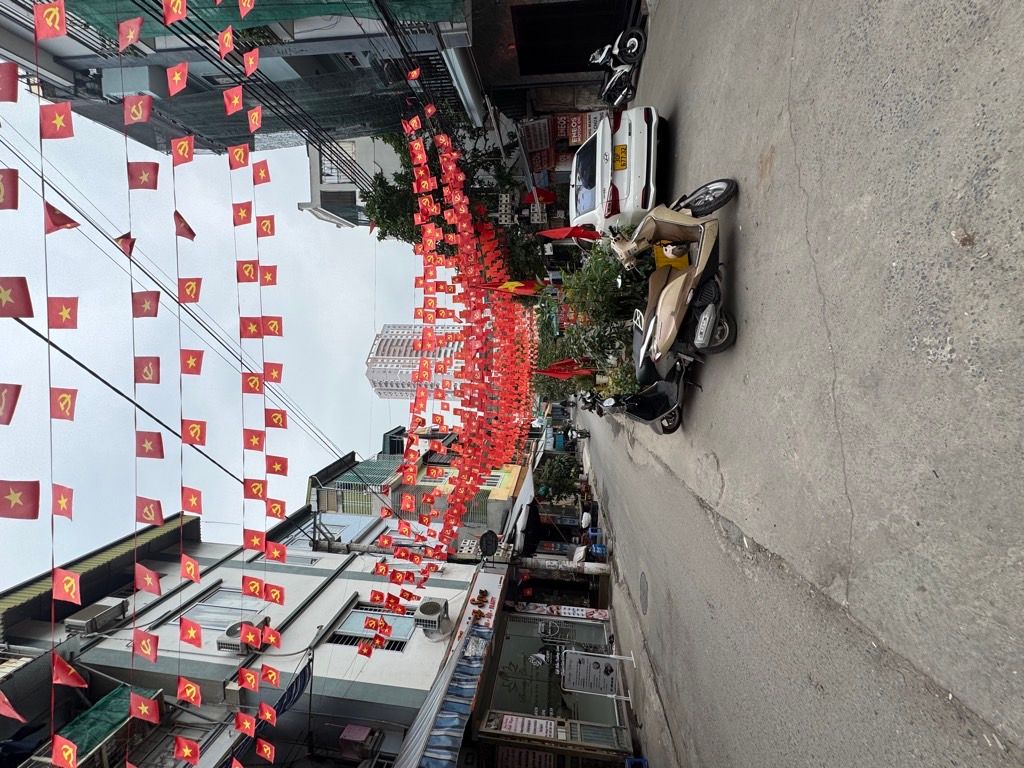 Bán nhà Tân Mai - diện tích 55m2 2 tầng - ô tô đỗ trong nhà - giá 5,8 tỷ