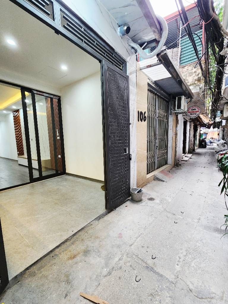 Alternative view of Bán Nhà Tập Thể Bùi Ngọc Dương, Q. HBT: Tầng 1 Sát Phố – 70m2 Sử Dụng – 2 Ngủ – Giá 4.25 Tỷ