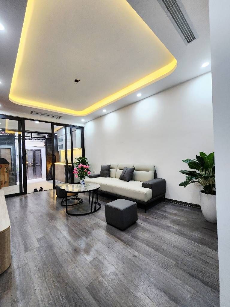 Bán Nhà Tập Thể Bùi Ngọc Dương, Q. HBT: Tầng 1 Sát Phố – 70m2 Sử Dụng – 2 Ngủ – Giá 4.25 Tỷ