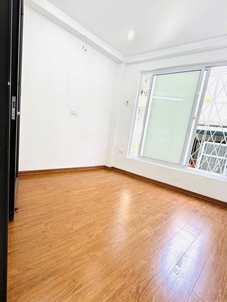 Bán nhà Chợ Khâm Thiên - diện tích 12.4m2 5 tầng - Nhà mới đẹp, đủ công năng 3 phòng ngủ - giá 3,7 tỷ