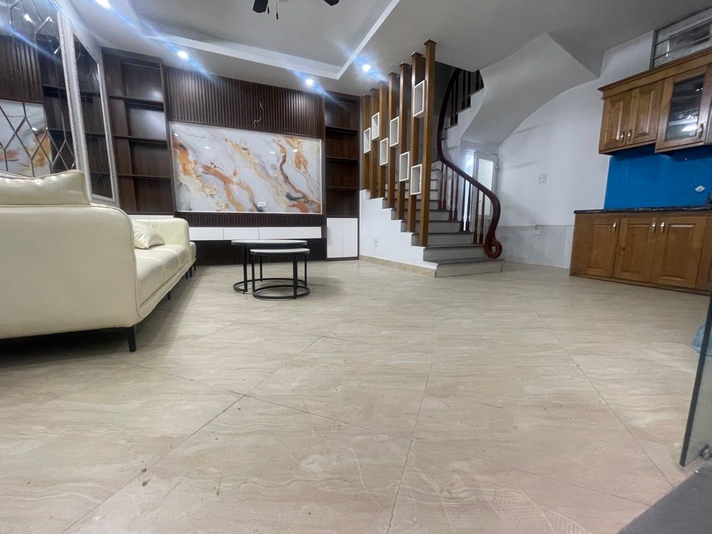 Bán nhà Đông Thiên - diện tích 34,5m2 4 tầng - Ô TÔ QUA NHÀ - giá 9,4 tỷ