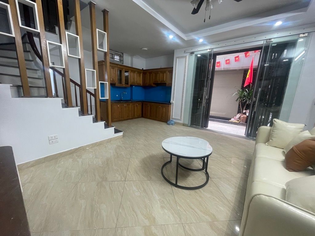 Bán nhà Đông Thiên - diện tích 34,5m2 4 tầng - Ô TÔ QUA NHÀ - giá 9,4 tỷ