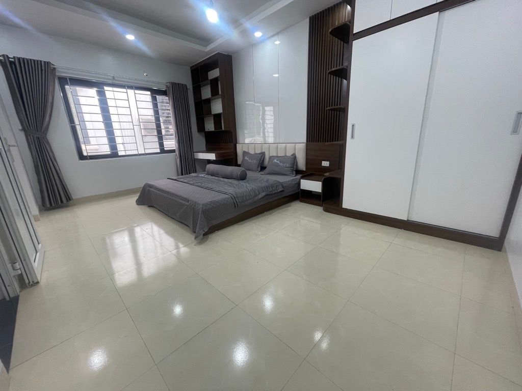 Bán nhà Đông Thiên - diện tích 34,5m2 4 tầng - Ô TÔ QUA NHÀ - giá 9,4 tỷ